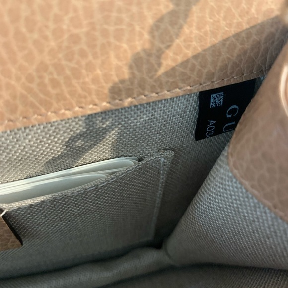 Brand new Gucci purse. Never worn. - Picture 7 of 9